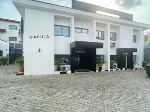 Plush Hotel