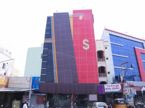 OYO 8828 Holidays Dollars Grand