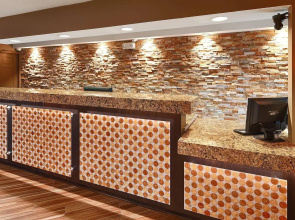 Clarion Pointe Independence - Kansas City