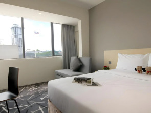 Pacific Express Hotel Central Market