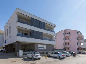 Peaceful Harmony Apartment Near Beach