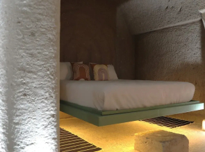 Eka Cave Maison