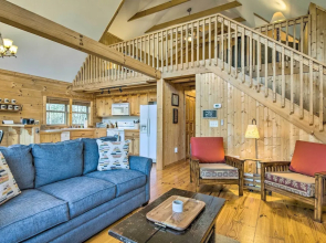 Quaint Cabin w/ Deck & Loft: 10 Mi to Lake Lure!