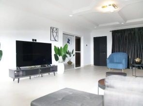 Cozy 3BR Banana Island Apartment