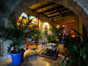 Elite Cave Suites