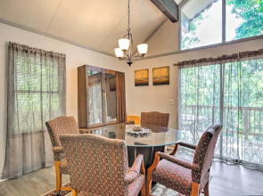 Beautiful Home With Mountain-view Deck + Smart TV