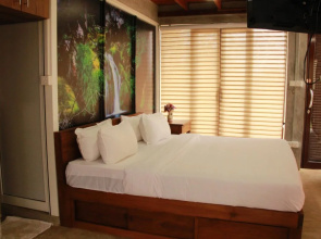 Wasana Golden Entrance Resort & Restaurant