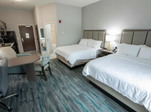 Magnolia Bay Hotel & Suites