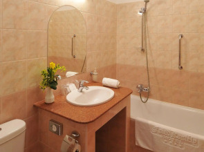 Fried Castle Hotel and Restaurant