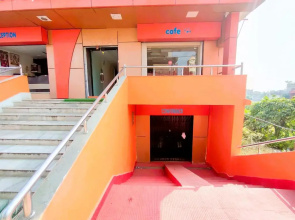Chakra Nayan Tara Sonu Inn