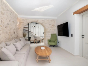 Dianthus Residence, featuring a Heated Pool, By ThinkVilla