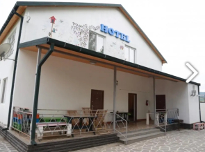Laguna House next to Pool at Bazaleti Lake