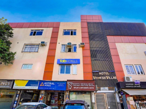 Fabhotel Vishesh Villas
