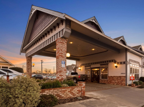 Best Western Plus Bayshore Inn