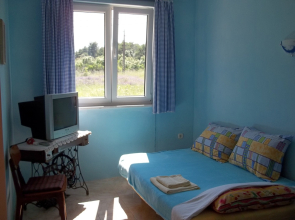 Apartment Renatare - close to the sea with parking: A1 Ugljan, Island Ugljan