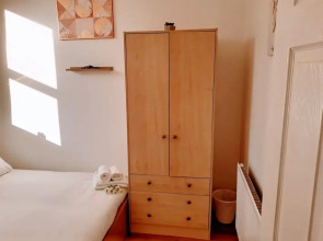 The Windsor Garden Apartment