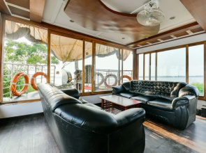 OYO 23231 KHBO Gold Sharing Houseboat