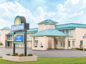 Days Inn by Wyndham West Point