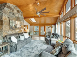 Hot Tub & Lakefront Deck: Cabin in Blue Ridge Mtns