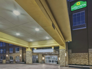 La Quinta Inn & Suites by Wyndham Niagara Falls