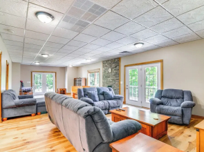 Lake Cumberland Retreat w/ Deck & Views!