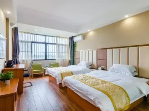 Long lok airport luxury hotel