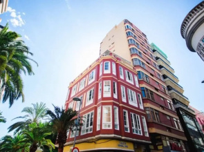 Studio in Las Palmas de Gran Canaria, With Wonderful City View and Terrace - 300 m From the Beach