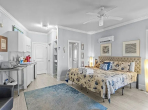 Bridgeview On Broad 1 Bedroom Home by RedAwning