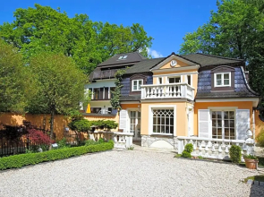 Yacht- , und Reisemobilhafen "Historisches Fährhaus" Wendenschloss