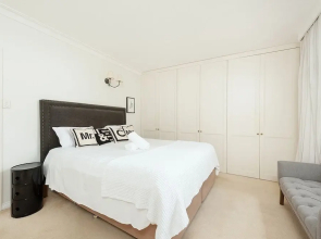 Harbour Front Single Level Apartment