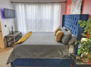 2 Two King Bed Buckhead Condo