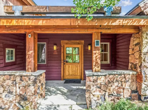 Little Bear Lodge 4 Bedroom Home