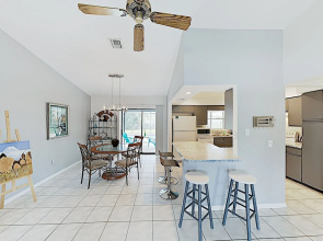 Sparkling W/ Private Lanai & Caged Pool 3 Bedroom Home