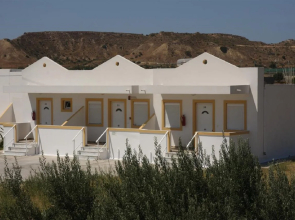 Nikos 2 Studios & Apartments