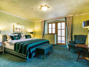 Schlosshotel Weyberhöfe