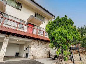 2 Mi to Dtwn Reno & Unr: City-view Townhome!