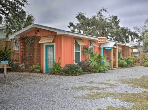 Walk to Beach From Chic Old Town Apartment w/ Yard