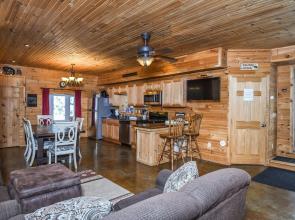 Hideout at Red Pines Holiday Home