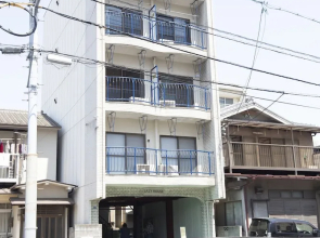 Lazy House - Hostel