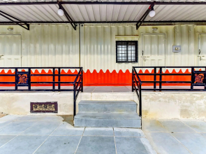 OYO 82601 Social Kinaraa