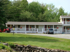 Bay Leaf Cottages & Bistro