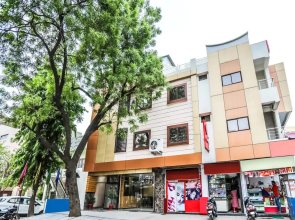 OYO 2681 Hotel Madhuram palace