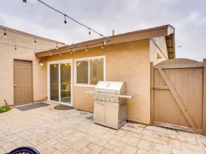 Idyllic Tustin Home w/ Private Patio & Grill