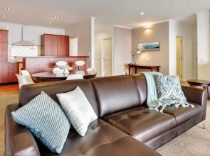 QV Stunning Waterfront Apartment - 378