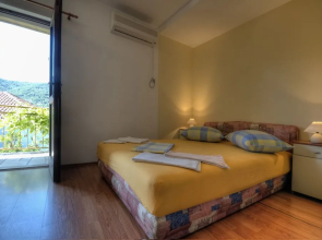 Studio Apartments Teuta & Agron