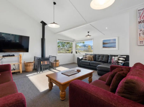 Stunner on Stanley - Wharewaka Holiday Home