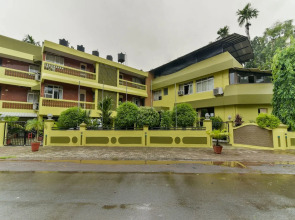 OYO 807 Hotel Gopika International