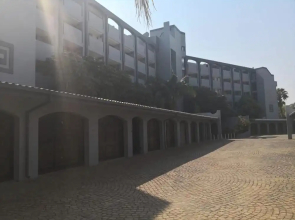 @Menlyn Place, Menlyn Maine
