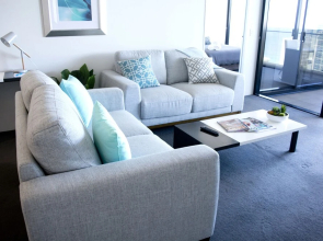 Surfers Paradise Central. Luxury Seaview Spa Apartment - Sealuxe.