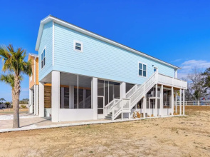 Deck & Steinhatchee River Views: Family Getaway